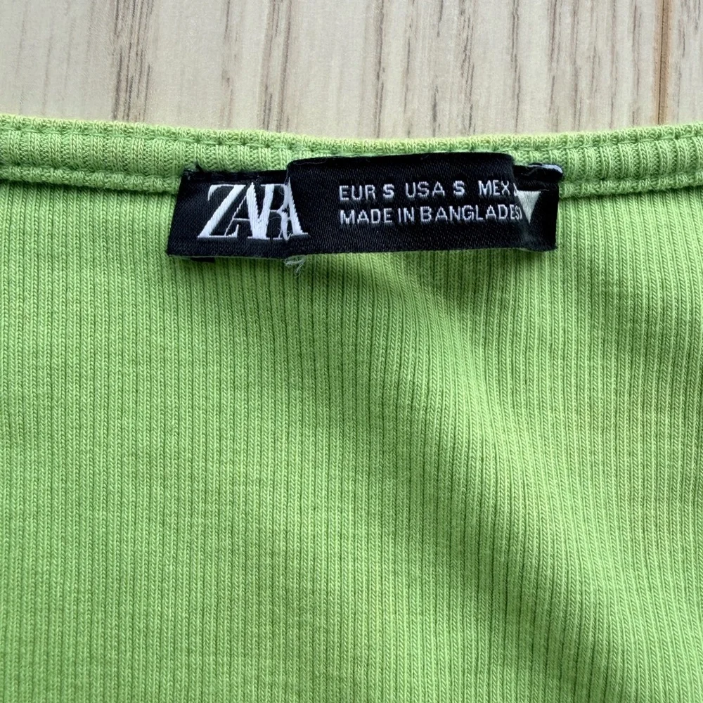 2/$10 ZARA Green Ribbed Ruffle Sleeve Ruched Drawstring Crop Top Size S - Picture 2 of 5